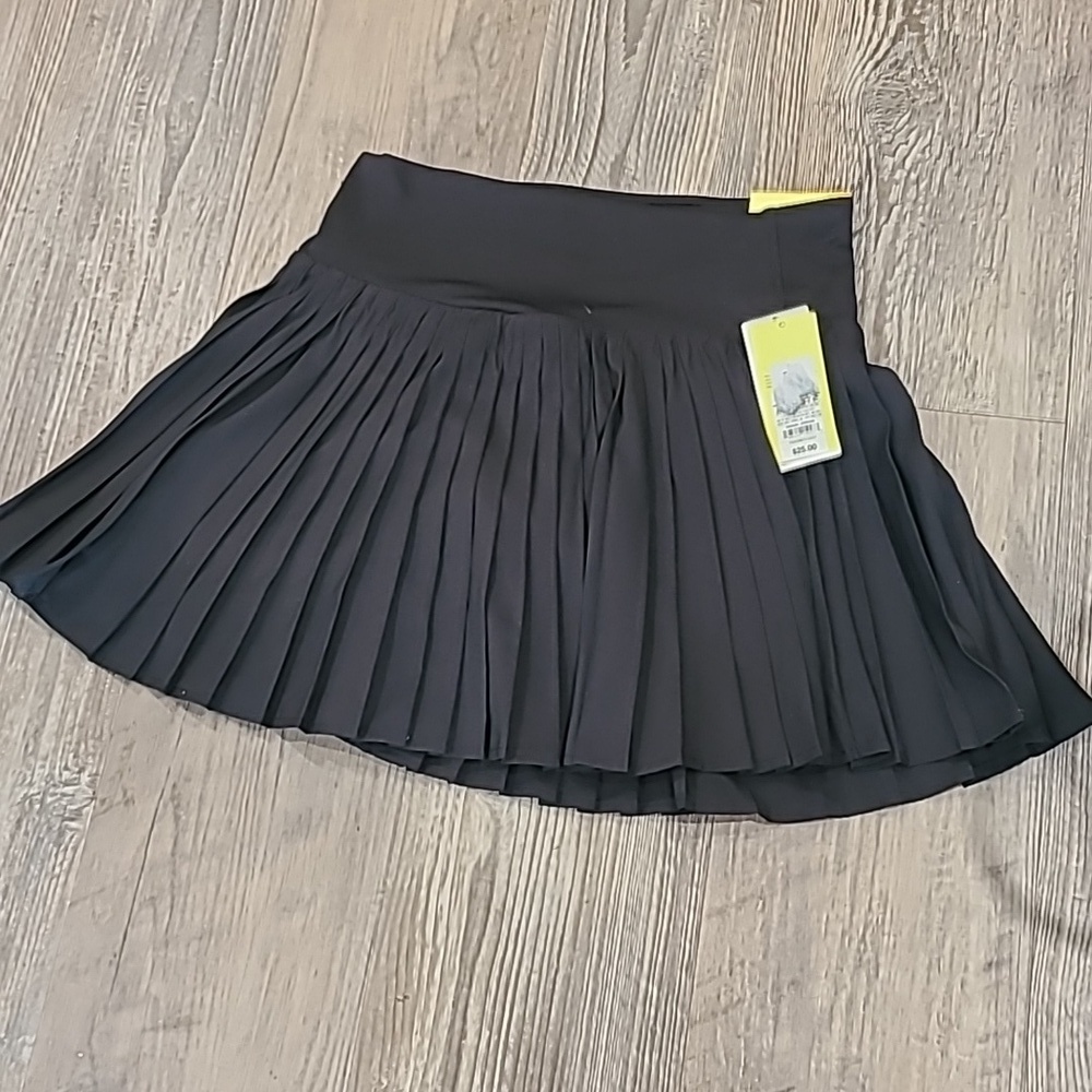All In Motion Micro Pleated Skort - Picture 2 of 6